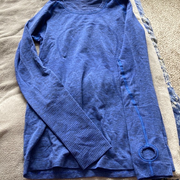 lululemon athletica Tops - Lululemon Swiftly Tech Long Sleeve sz 8